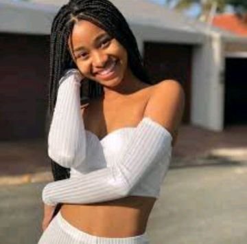 Read more about the article Nefisa Mkhabela Biography: Age, Family, Salary, Father, Home Language, Net Worth